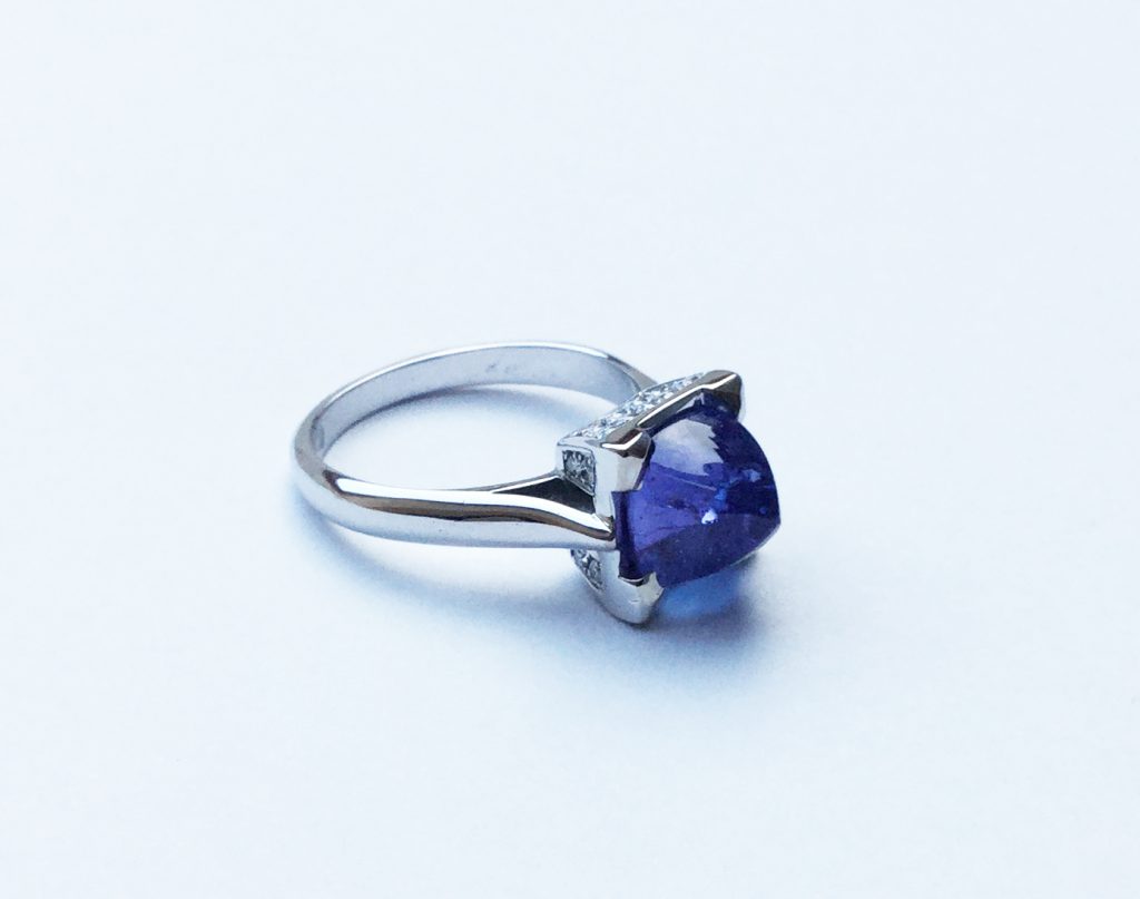Bague tanzanite et diamant (Vendu)
