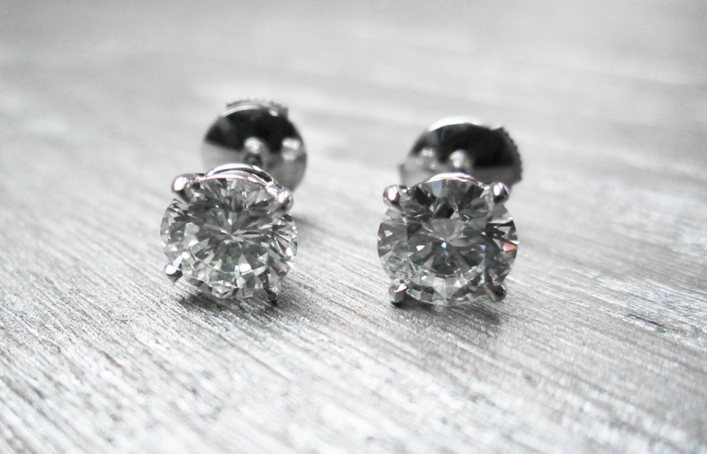 Boucles d&rsquo;oreille diamant (Vendu)