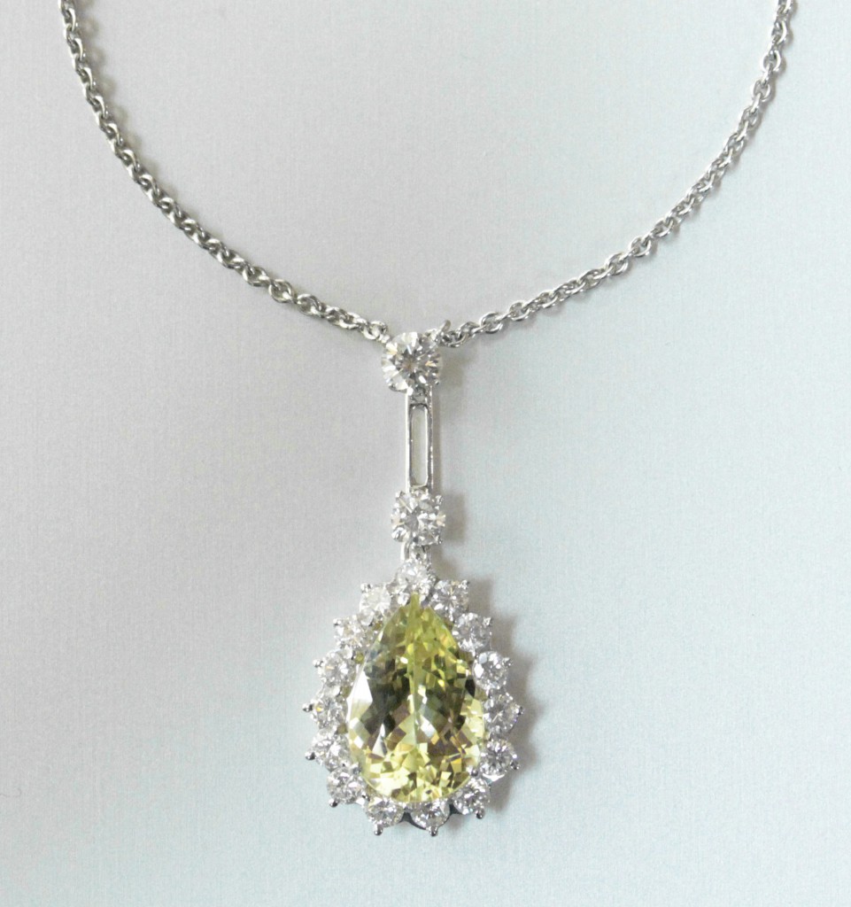 Demie parure chrysobéryl et diamant (Vendu)