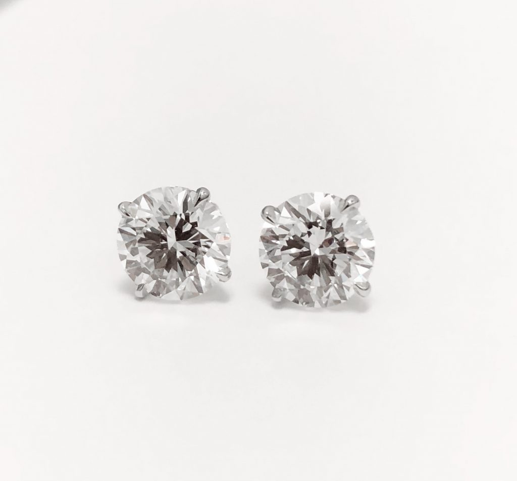 Clous d&rsquo;oreille diamant (Vendu)