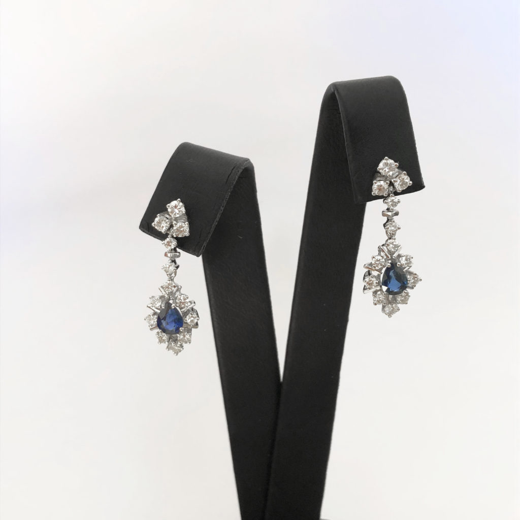 Boucles d&rsquo;oreille saphir et diamant (Vendu)