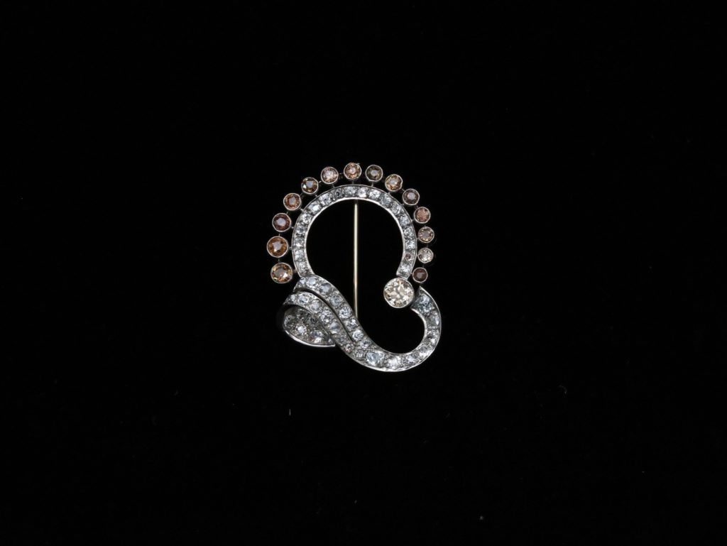 Broche or, platine et diamants incolores et de couleur (A vendre)