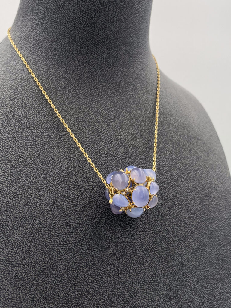 Pendentif or jaune diamant et calcédoine (Vendu)