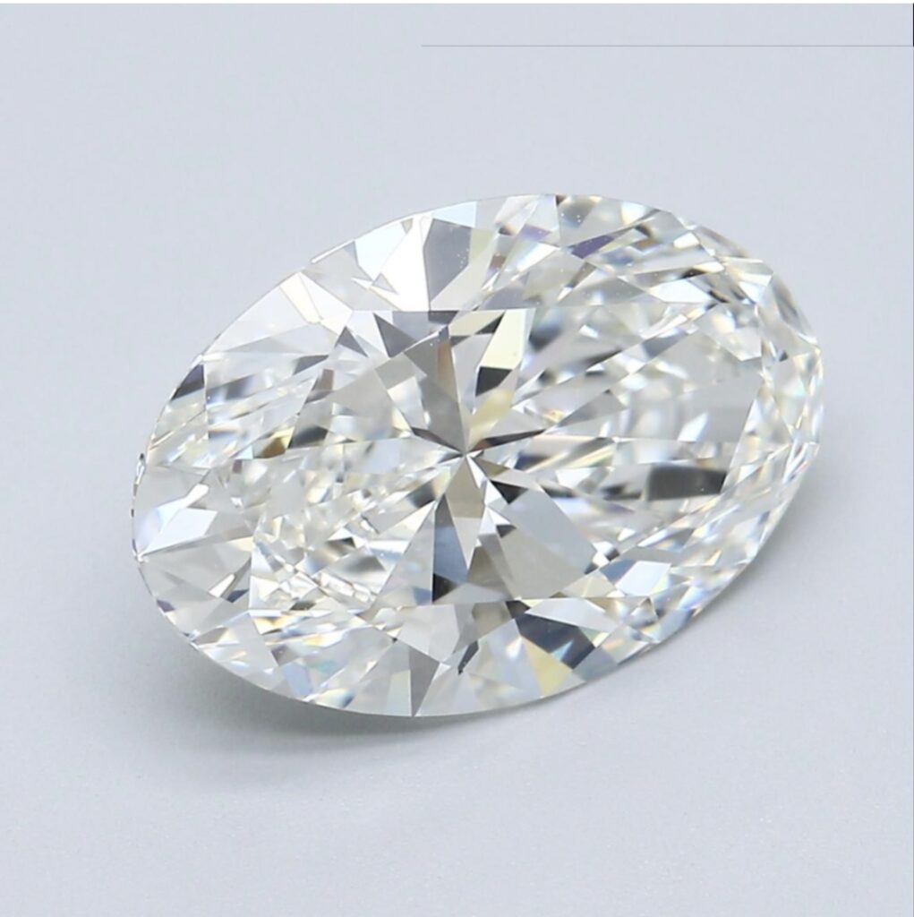 Diamant ovale de 5 carats+ (Vendu)