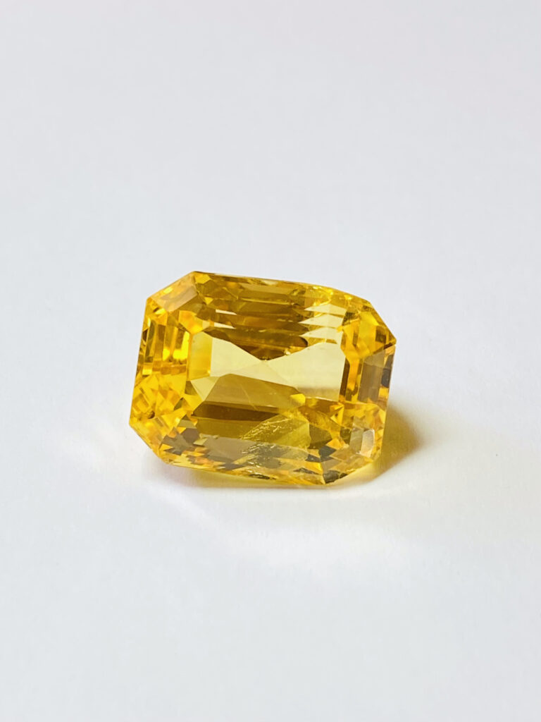 Saphir jaune (Vendu)